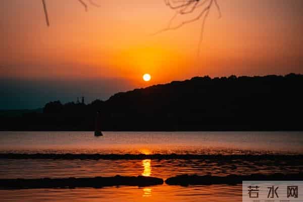 “一辈子都写不出的神仙句子,我帮你整理了28句,喜欢自取”