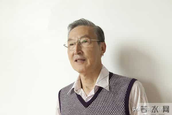 我55岁,相亲男给8000零花钱,但要满足四个要求,听完我拔腿就走