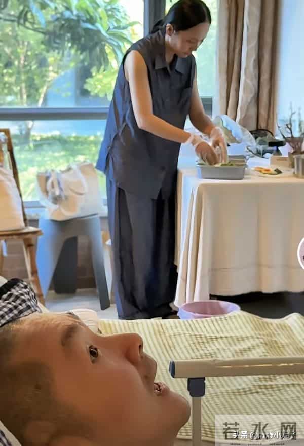 40岁刘宁一脸寡相,陪彭亚楼9年,想离开过自己的日子 可惜太晚了