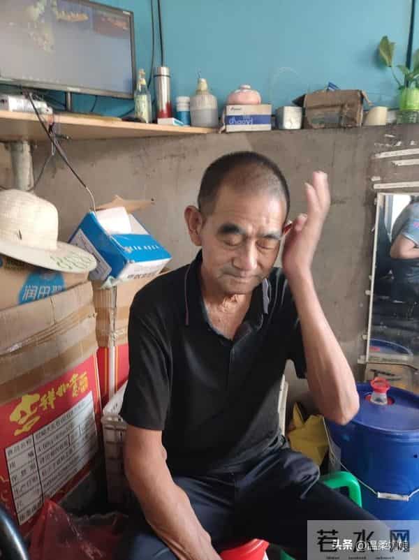 四川父亲痴呆29年,凌晨想起自己山东有厂子,儿子赶去后愣在原地