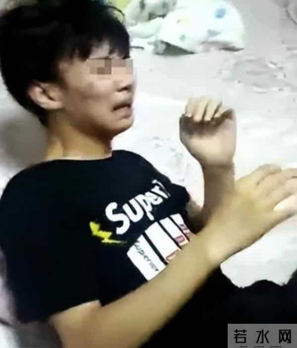 因吃了继母瓜子被父亲毒打3年,老年求和时,儿子:你我生死无关