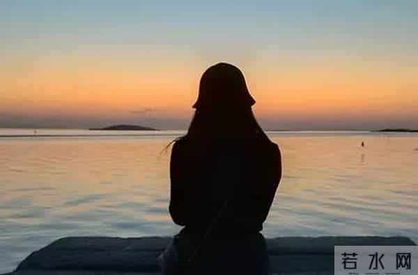 已婚女人一旦有了外遇，不会拒绝丈夫亲近，却会有4个表现，