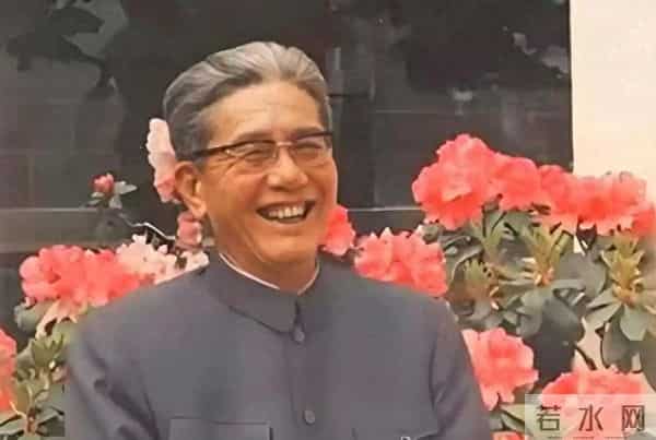 83年乔冠华逝世葬礼安排起争议,章含之提出三个要求,中央:同意