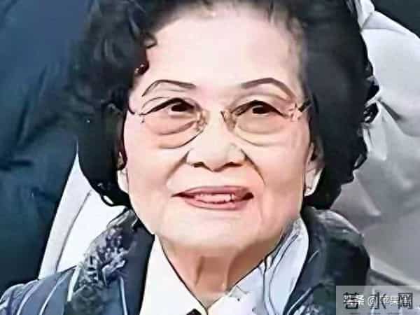 丈夫留给她600亿,3个女儿6个儿子都有钱,103岁的她为何却不快乐