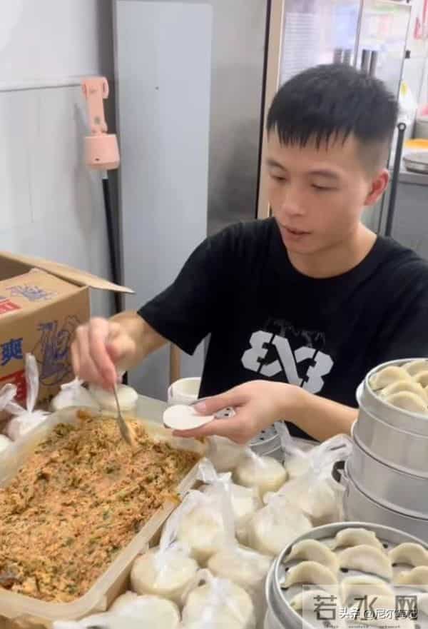 惨！25岁湖南帅哥去世，结婚前日在娘家坠亡，看到尸体女友也跳了