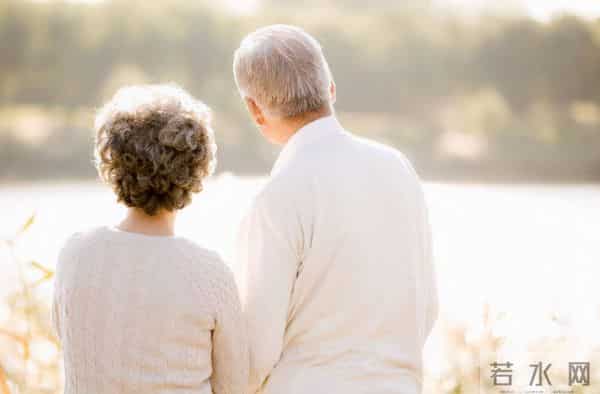 到了中年，如果你可以几个月不联系父母，说明了三个家庭真相