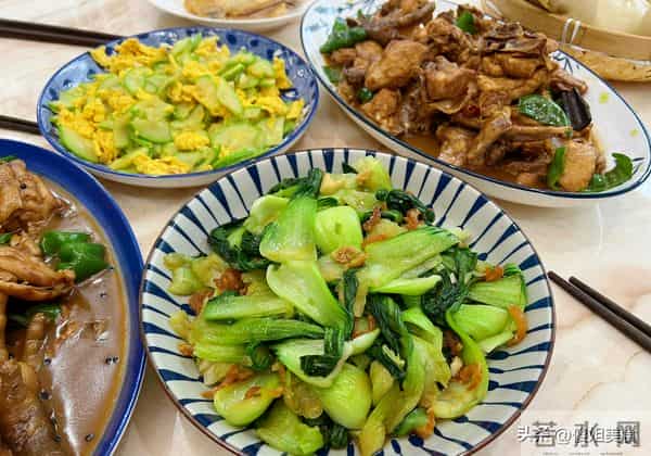 婆婆生日，儿媳妇做的饭菜火了，网友：真寒酸，没眼看！