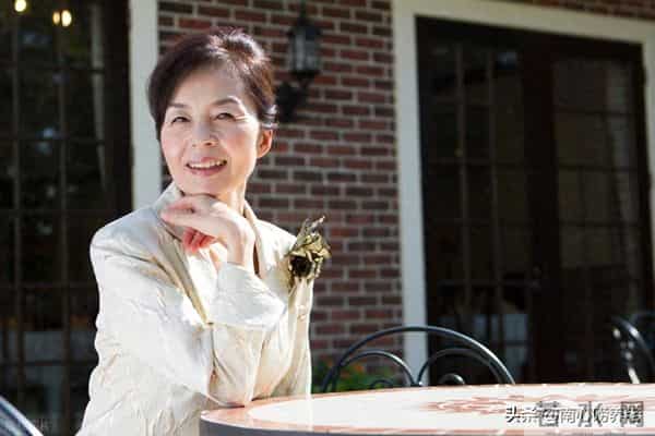 我55岁,相亲男给8000零花钱,但要满足四个要求,听完我拔腿就走