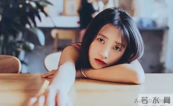 女人给你这4个“信号”，就是在拒绝你的追求，别再继续纠缠了！