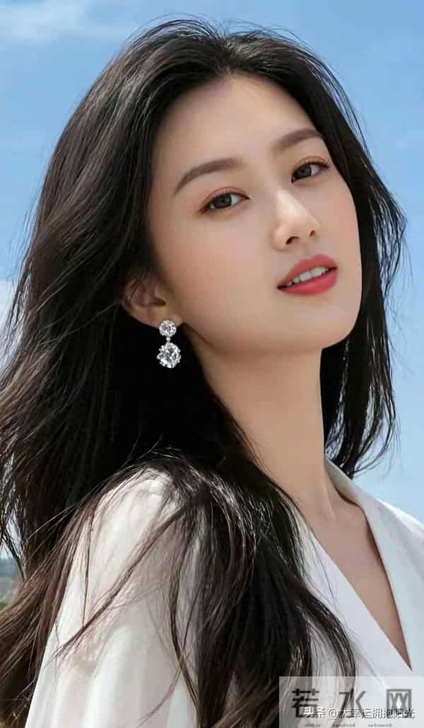 女人真的动了情时,会通过一些语言或动作来提示你,男人要懂得!