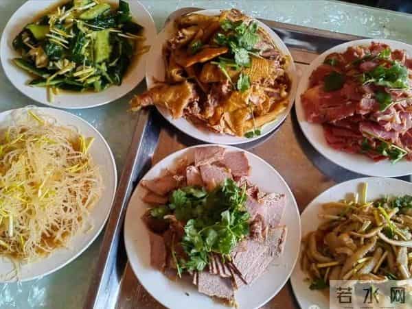 河南丈母娘的菜，款待女婿火了，不剩菜不浪费，网友：真疼女婿！