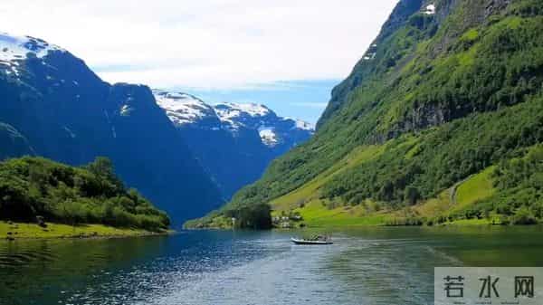 习惯了不该习惯的习惯,却执着着不该执着的执着