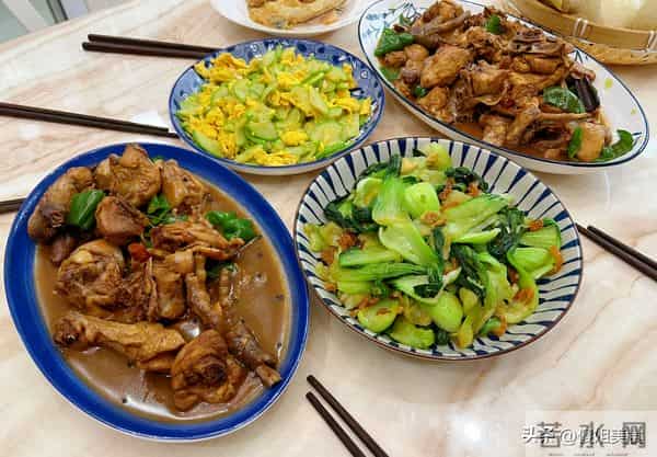 婆婆生日，儿媳妇做的饭菜火了，网友：真寒酸，没眼看！