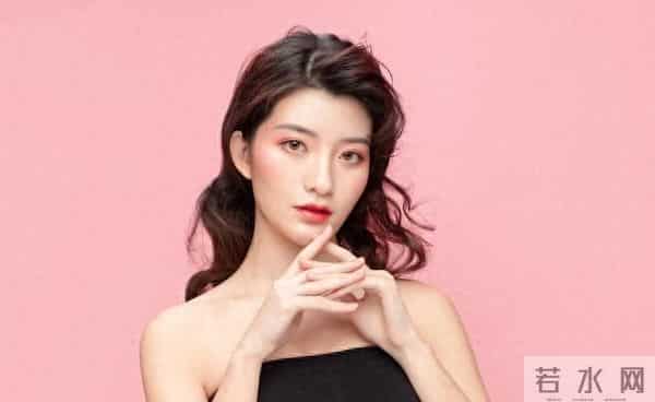 女人故意让你“帮”这三种忙，就是在给你机会，不懂就傻了