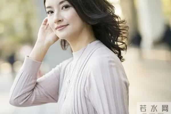 两性关系:60岁女人深夜承认!放不下的三个秘密,男人根本不懂