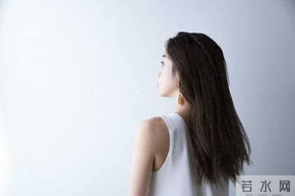 女人主动“勾”男人时，常会说这2句话，男人别听不懂！