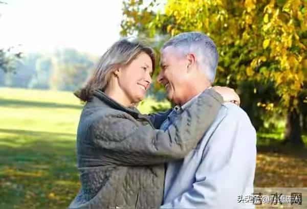 男人最大的失败不是没有钱，是在妻子五六十岁，表现的这几种差