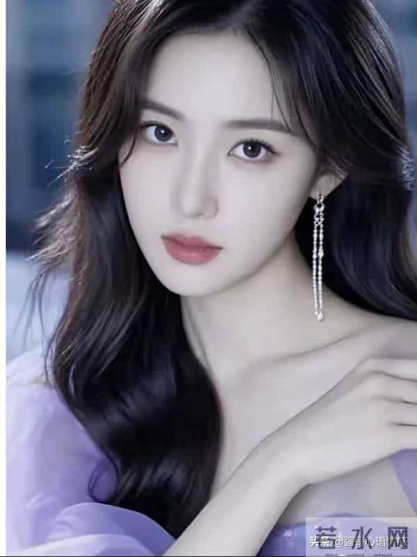 女人真的动了情时,会通过一些语言或动作来提示你,男人要懂得!