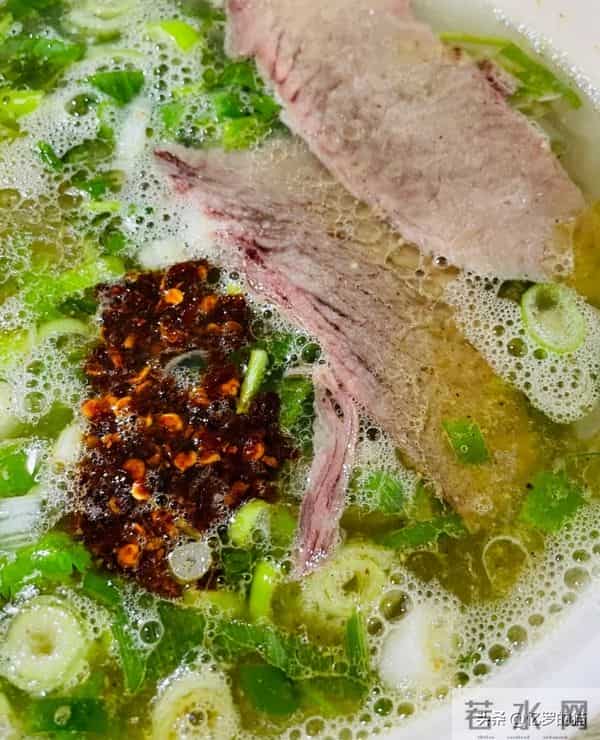 50岁堂哥终于翻身了!儿子结婚没彩礼,村干部亲自上门帮忙送快递