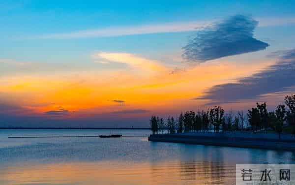 “一辈子都写不出的神仙句子,我帮你整理了28句,喜欢自取”