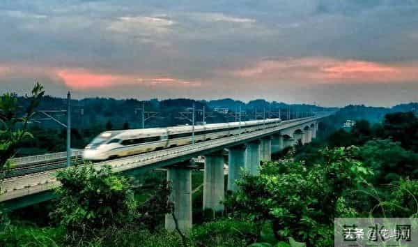 两种活法,两种人生:不服者向上,等待者沉沦