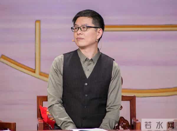 人到中年，千万别在熟人面前显摆这3样东西