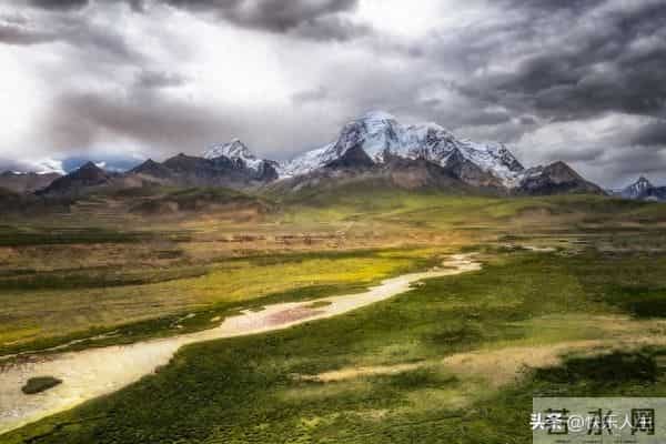 遇到不尊重你的小人，不要讨好，不要硬刚，记住“灰岩效应”！