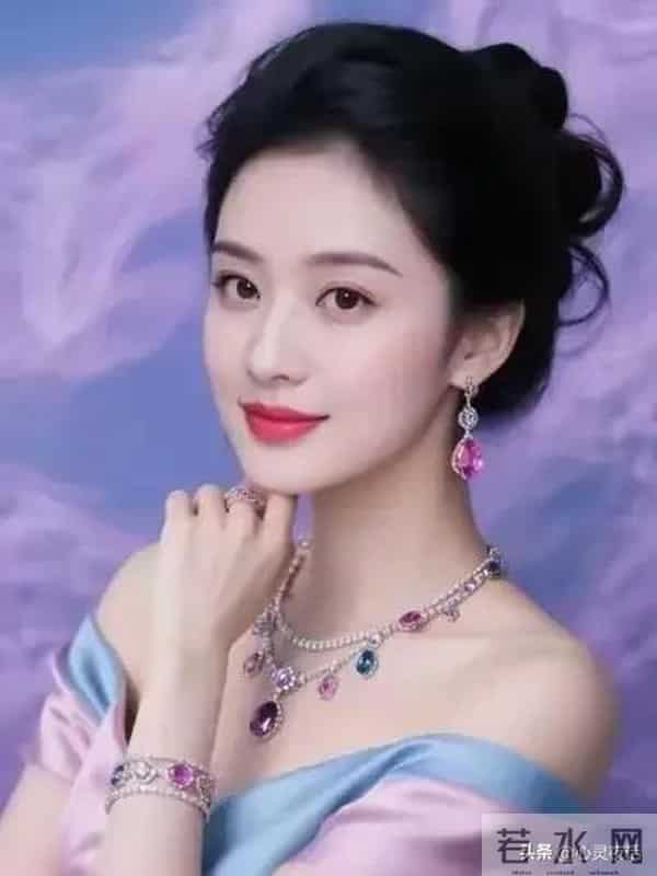 女人越有以下表现,越是想和男人发生“越界关系”,男人别不信了