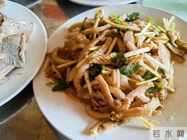 河南丈母娘的菜，款待女婿火了，不剩菜不浪费，网友：真疼女婿！