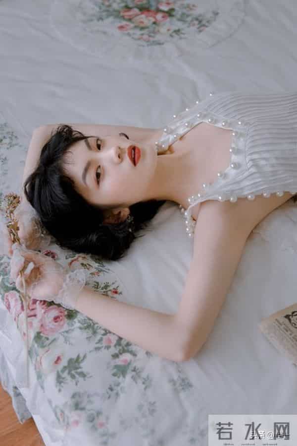 比暧昧更致命的，是女生这些撩到灵魂的小动作