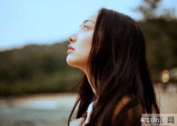 异性接触，女人其实不怕你占便宜，而是怕这3点