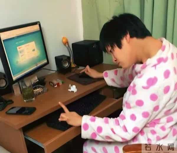 湖北1脑瘫女子嫁给帅气老公,生下两女儿,10年后,活成人生赢家