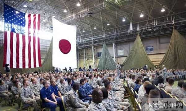 牧之野:站着与跪着