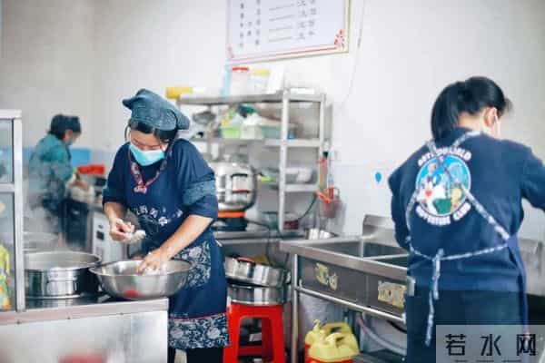 丈夫出轨后,我成为了家里的顶梁柱妈妈