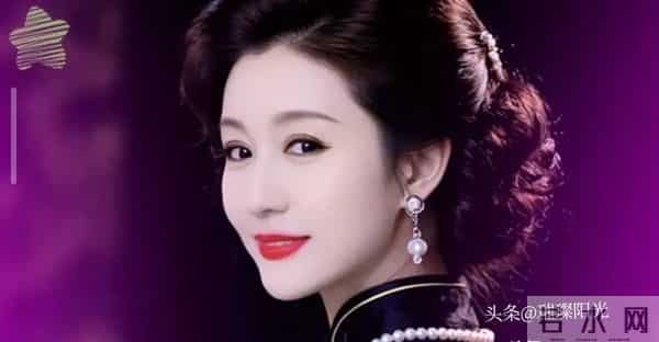 女人最好的滋养方法,是长期被男人需要,才能焕发出女人的味道!