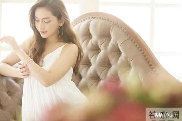 比暧昧更致命的，是女生这些撩到灵魂的小动作