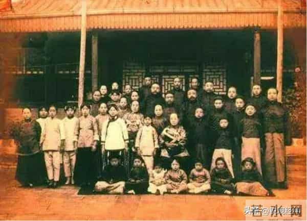 18岁少女爱上大43岁老师！恩师等她7天，最终竟付出了生命的代价