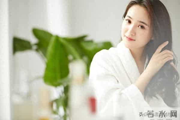 已婚女人频繁出现这4个信号，说明她心已动，男人千万别错过