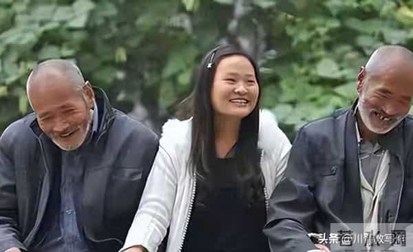 36岁女老师相貌出众,却无人敢娶,只因看到她家里的2个人!