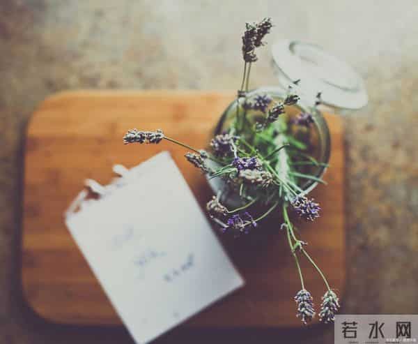 一个女人爱不爱你,一试便知:爱你的女人,三个细节伪装不了