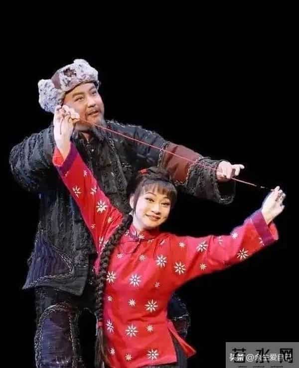 专家批评《白毛女》逻辑不清，杨白劳欠钱，为何反而枪毙黄世仁？