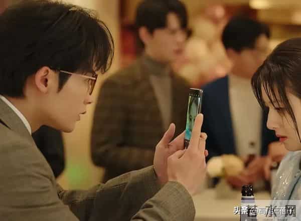 长剧自救，从“偷师”短剧开始？