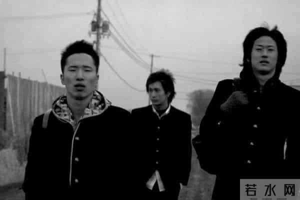 镜头里的迷失感!《你的鸟儿会唱歌》细节拉满