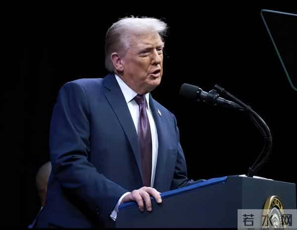 特朗普亲自催更!71岁成龙的《尖峰时刻 4》,中美关系的奇妙隐喻