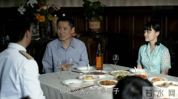 江德福第2次到安家做客却送9朵白菊,几乎没人看出他是故意的!