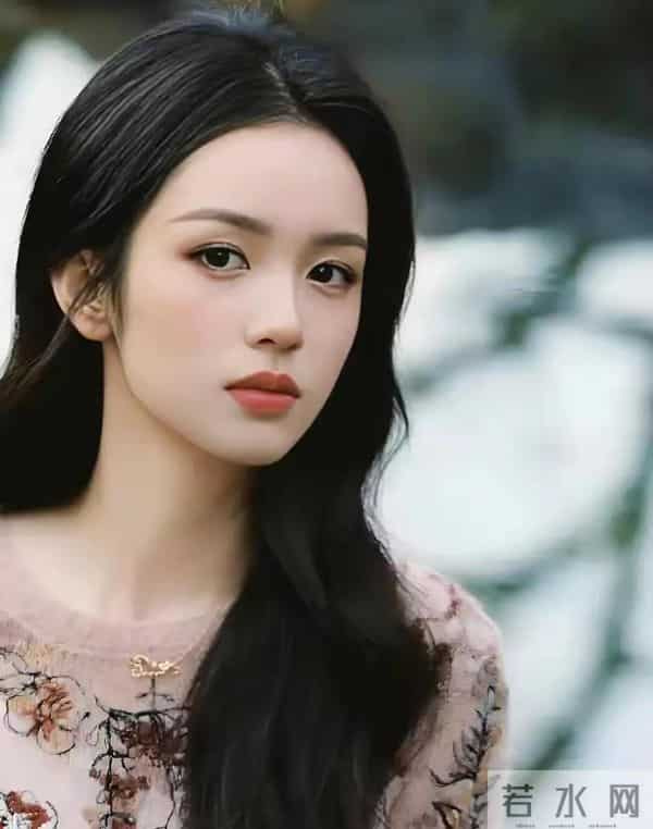 最新路透一出,全网炸锅:周也状态被骂惨了,却越骂越火