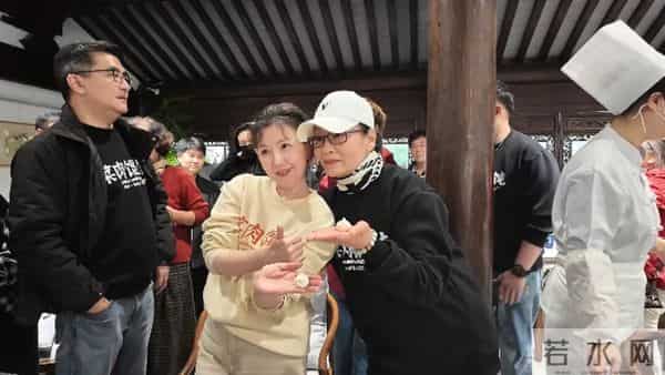 周野芒、潘虹、茅善玉、高博文都来了!当《菜肉馄饨》遇上南翔小笼......
