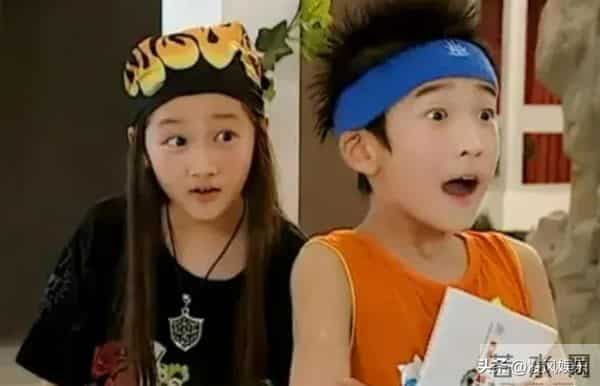 八岁出道,演过50多部剧,包括父母爱情!长相一般但演戏很有意思