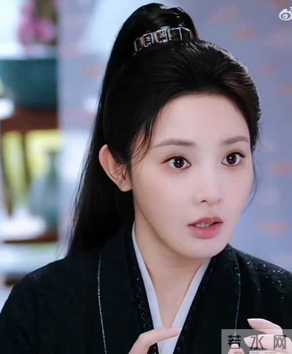 彭小苒弃顶流男主演，转头搭男网红？背后隐情让网友心疼！