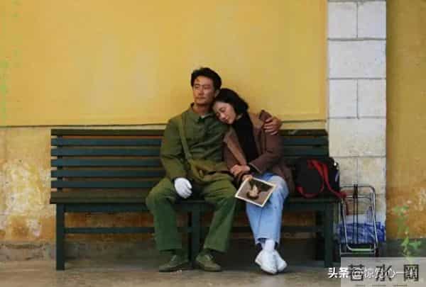 能把喜剧的内核是悲剧拍出来的导演并不多,冯小刚绝对算其中之一